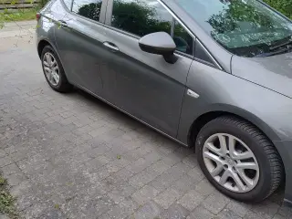 Opel Astra 1,0T 5 dørs hatchback 