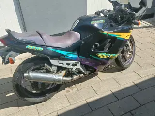 Suzuki gsxf 600