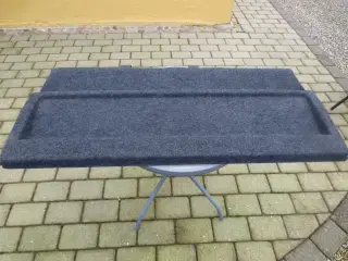 Hatte hylde Peu Bipper. 