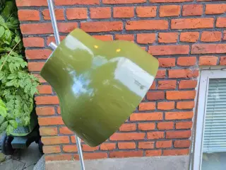 Usædvanlig olivengrøn gulvlampe 
