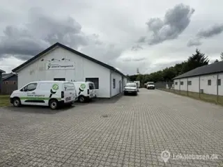 Værksted/lager med kontor