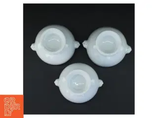Hvide porcelænsskåle med håndtag (str. 9,5 x 14 x 12 cm)