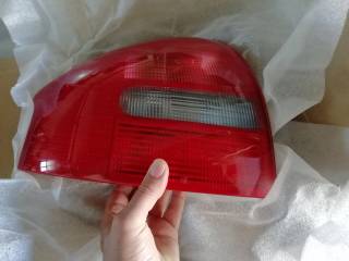Audi A6 venstre baglygte Hella ny