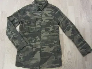 Str. 32 / UK 4, camouflage jakke