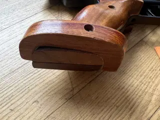Diana luftpistol mod. 5 G med ergonomisk skæfte
