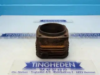 Mercedes OM502LA Compressor Cylinder R5411310302