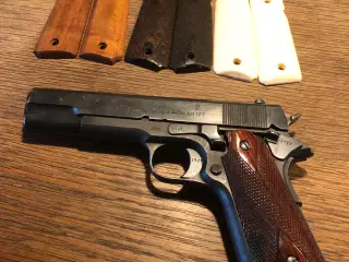 Kongsberg Colt pistol