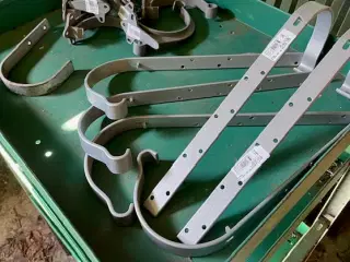 Tagrendejern af hhv jern og plast