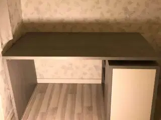 Skrivebord i perfekt stand 