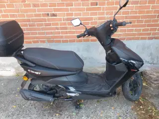 Scooter med topboks