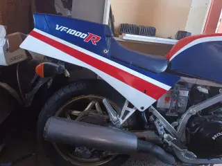 Honda VF 1000R