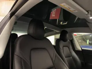 Tesla Model 3  Standard Range+ RWD