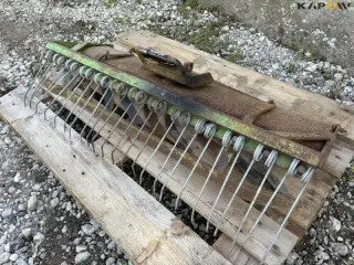 - - - Kirkegårdsrive/miljørive