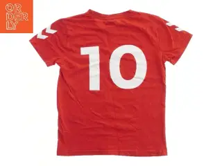 Rød T-shirt med DANMARK fra Hummel (str. 140)