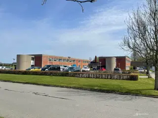 Indflytningsklare lokaler i kontor/klinik fællesskab udlejes
