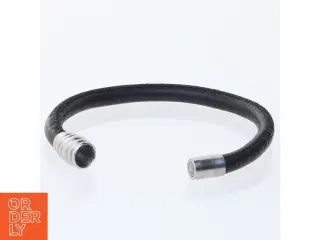 Læderarmbånd med metaldetaljer (str. 22 cm)