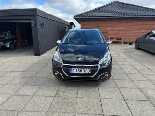 Peugeot 208 PureTech 82 Prestige 5d