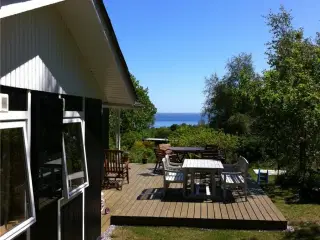 Dejligt sommerhus for 6 personer p� sk�nne Helgen�s for enden af lukket vej