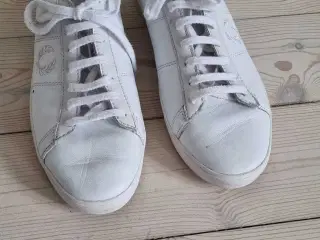 Fred Perry sneakers. Hvide. Str. 41. Kun brugt 4 g