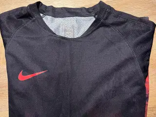  Nike DRI-FIT sort rød blå rød logo 10-12 