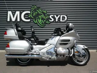 Honda GL 1800 Gold Wing MC-SYD       BYTTER GERNE
