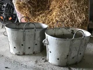 Plantebeholdere i glasfiber. 