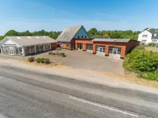 Villa med Udstilling og værksted udlejes