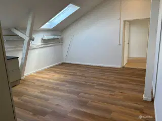 Kontor i tidligere fabriksbygning