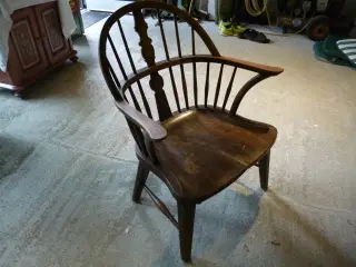 Vintage stol over 100år gammel sælges.