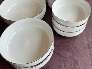 Billigt porcelæn og glasskål og -lagkagefas