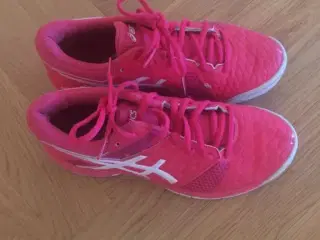 Asics indendørssko