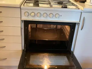 Brugt gaskomfur med el ovn. 