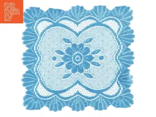 Blå hæklet dug (str. 39 x 38 cm)