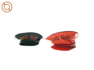 udklædning lak Hatte med bad boy og bad Girl. Perfekt til nytårsaften