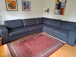 Hjørnesofa, stor og magelig.