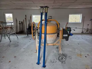 Cementblander + 2 stk. soldater