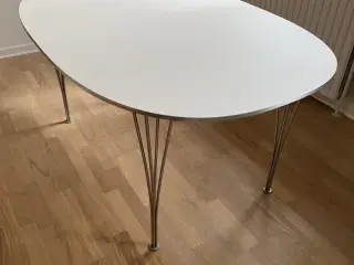 Piet Hein spisebord fra Fritz Hansen - B612.