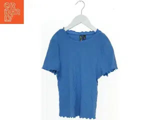Blå T-shirt til salg fra Pieces (str. XS)