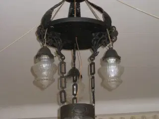 Gammel rustik loftslampe, lysekrone
