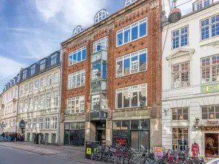 Lækkert og gennemgribende nyistandsat kontorlejemål på 192 m²