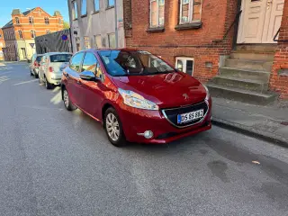 🚗 Peugeot 208 VTi 1.0 – 2015 – Økonomisk & Velhol