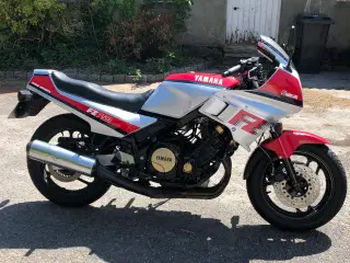 Yamaha fz750 