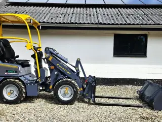 Eurotrac W10 / fabriksny / Kubota motor / med udstyr