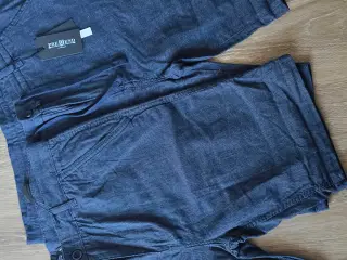 Forskellige shorts sælges