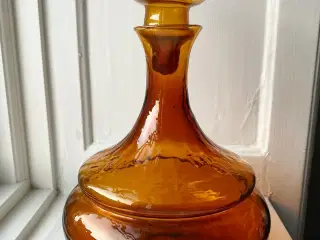Brunt glas, buttet