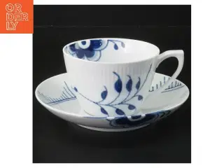 Mega mussel porcelæns tekop og underkop fra Royal Copenhagen (str. Ø 10 & 16 cm)