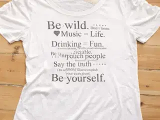 Helt ny t-shirt fra Fransa. Str. XXL.