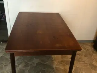 Spisebord med ekstra bordplade