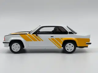 1982 Opel Ascona 400 1:18  Flot og detaljeret
