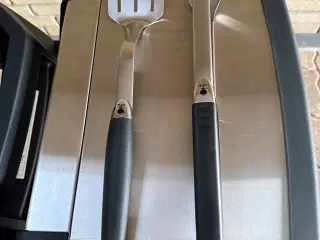 Weber Grillredskaber Spatel og Tang med sorte hånd